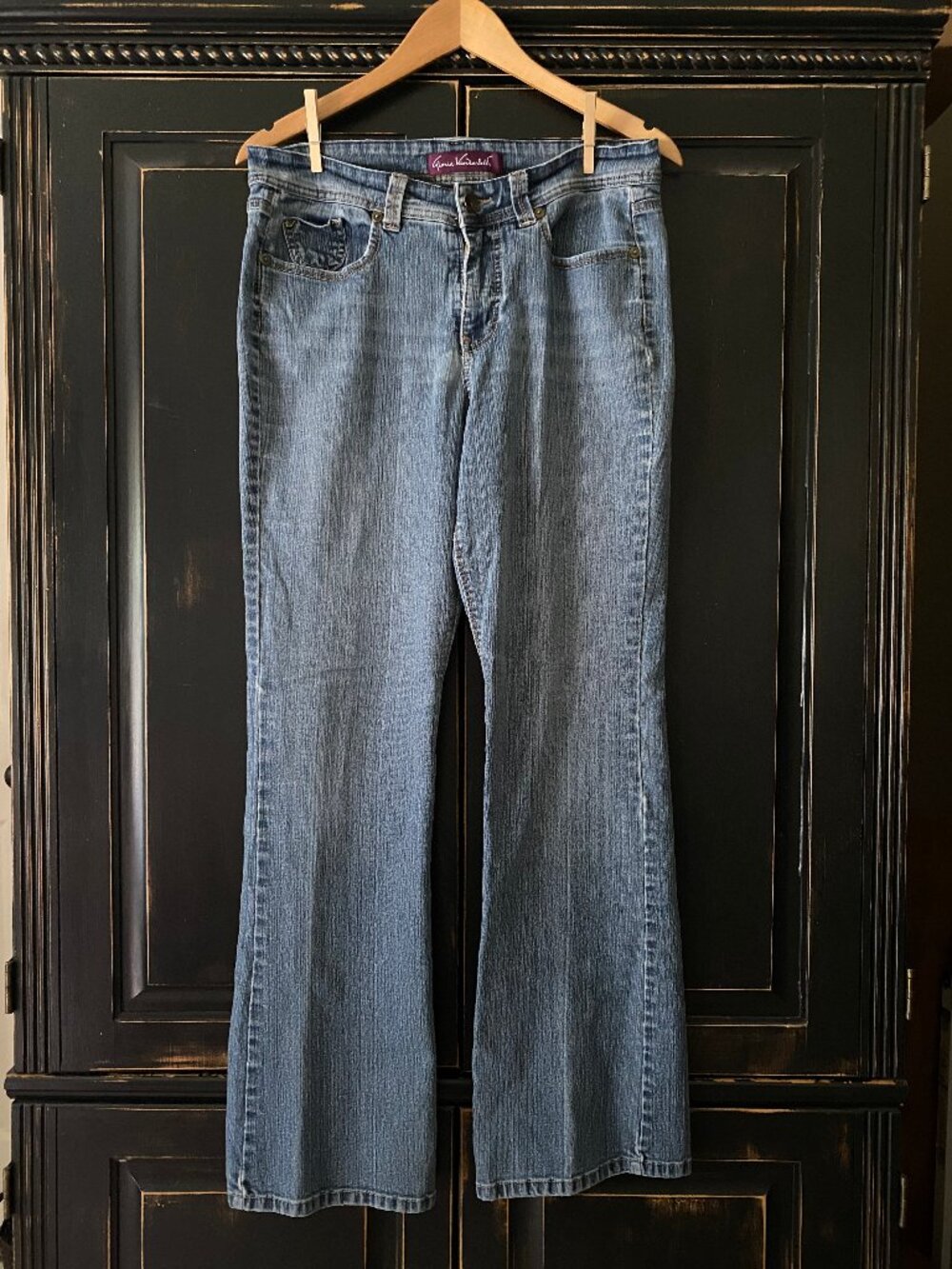 Gloria Vanderbilt - Size: Women’s 10 average - Worn Bootcut Flare Jeans